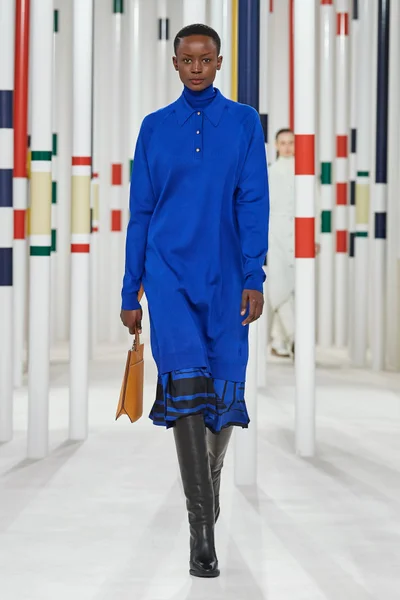 Look 11